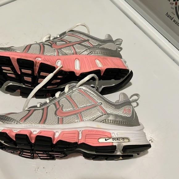 3 for 15 sale 🦃 Nike shoes - Picture 3 of 4